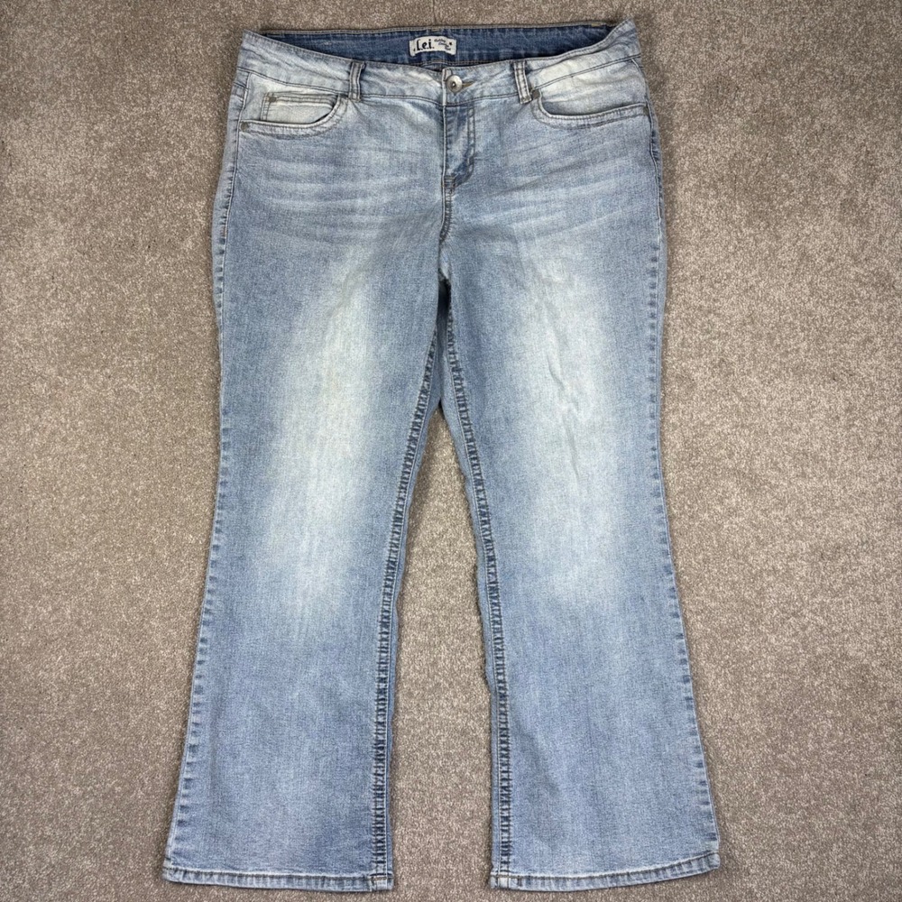 lei Ashley Lowrise Bootcut Jeans Light Wash Blue Y2K Embroidered Pockets 17